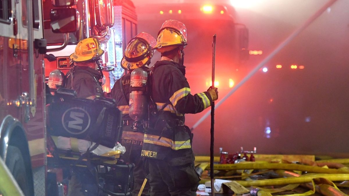 Ve Filadelfii hořel řadový dům. Zemřelo 13 lidí včetně sedmi dětí